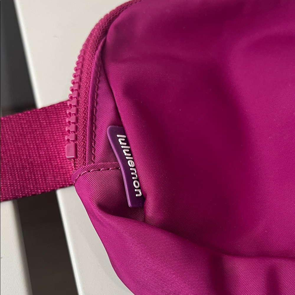 lululemon athletica Magenta Everywhere Belt Bag - Picture 9 of 9